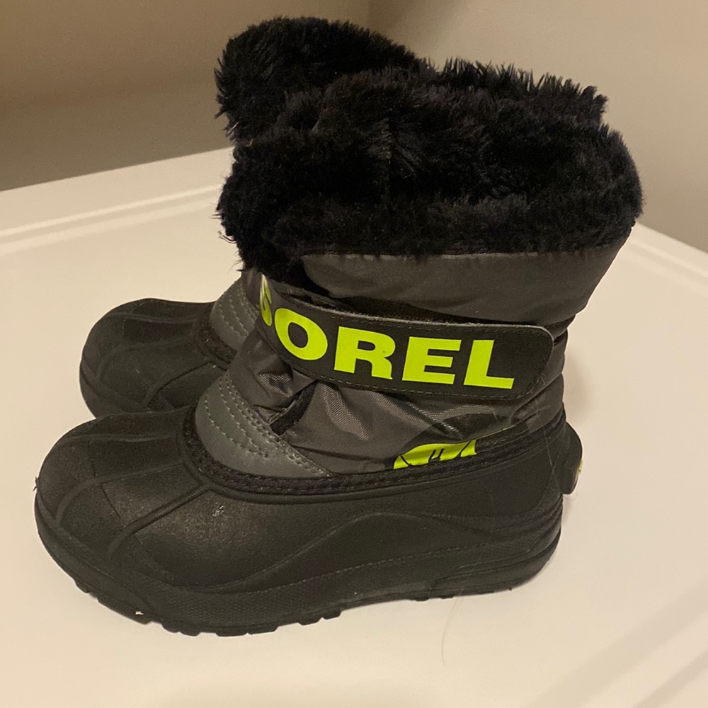 Sorel kids snow boots size 13